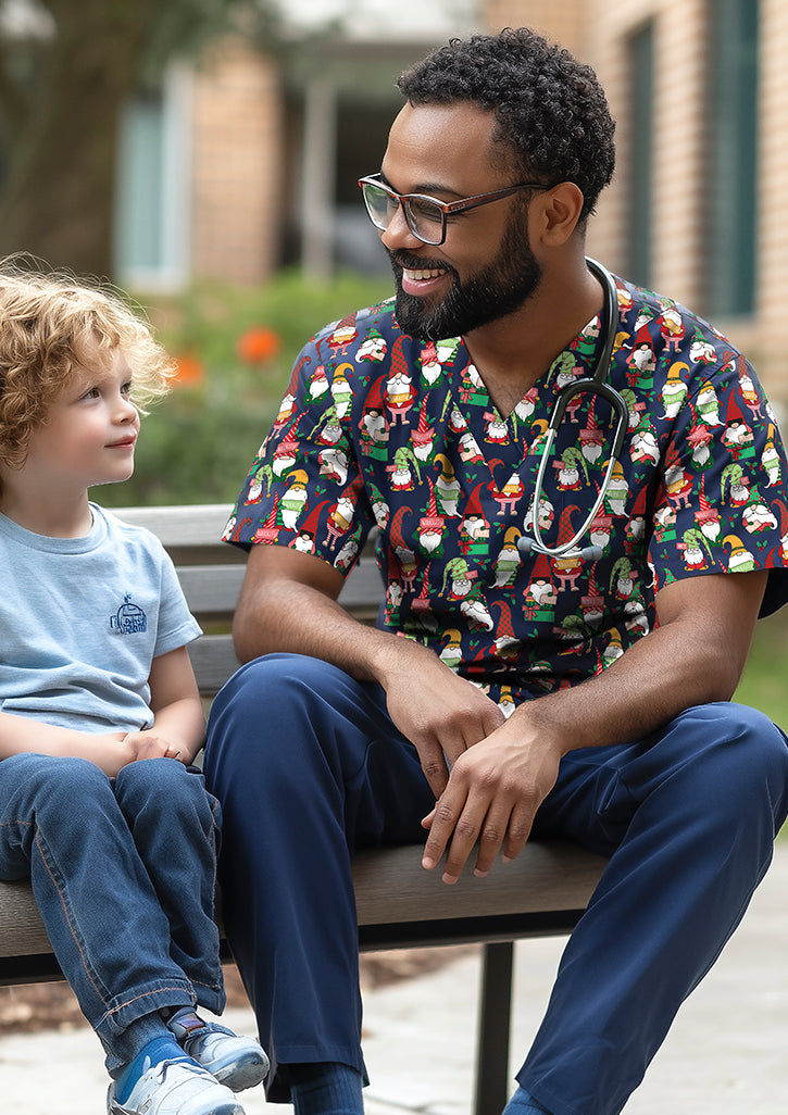 Unisex Christmas V-Neck Short Sleeve Scrub Top - Midnight Navy/Gnomes Print 5XL