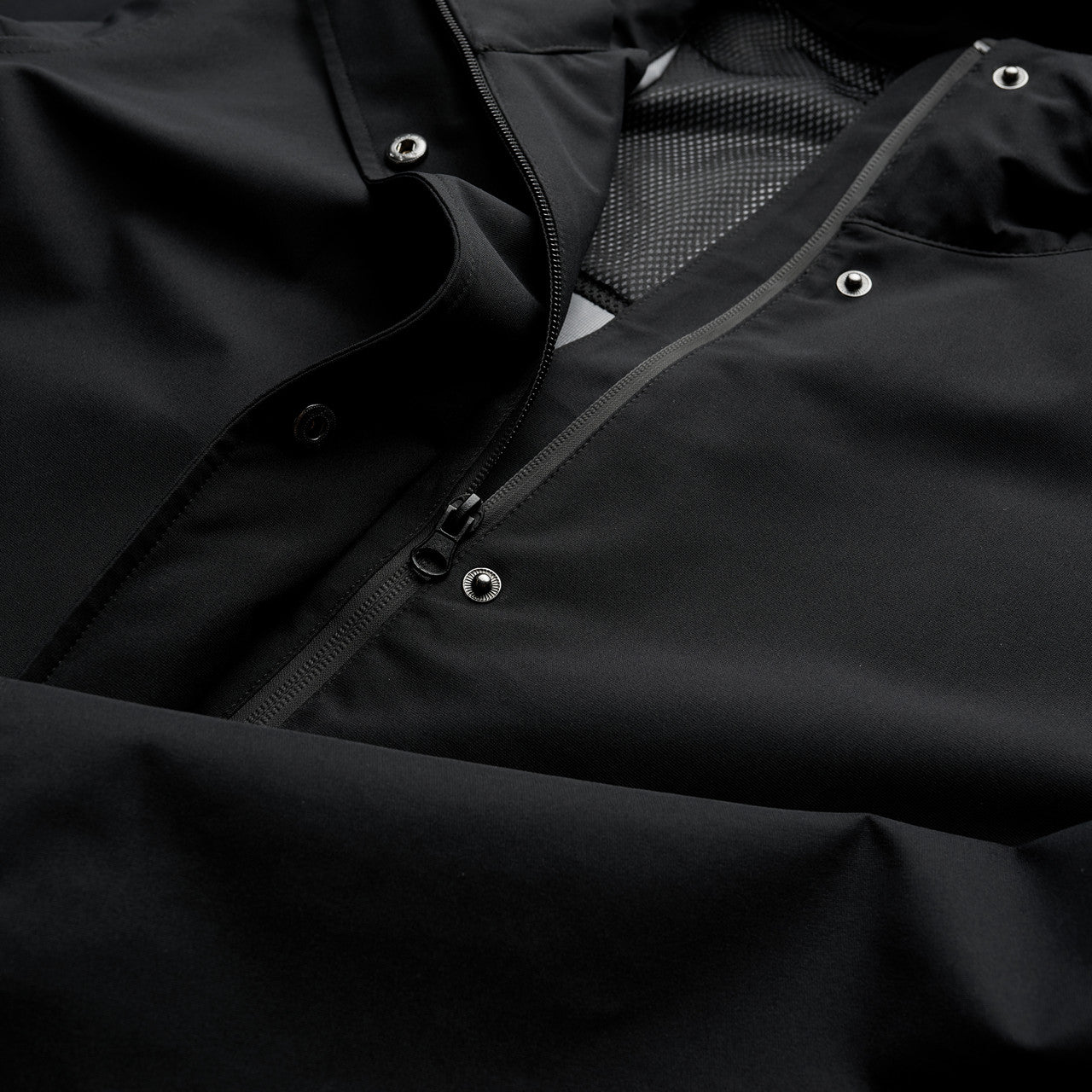 Wo's Tech Jacket Back